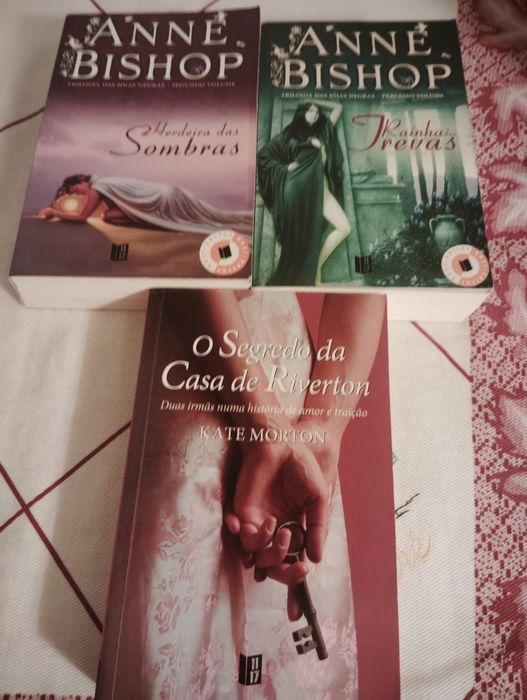 Livros de Bolso de Romance Como Novos