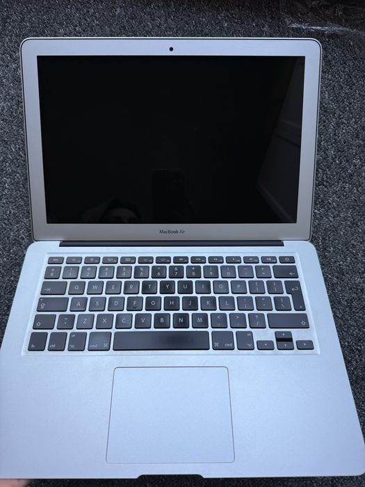 MacBook Air, stan bardzo dobry