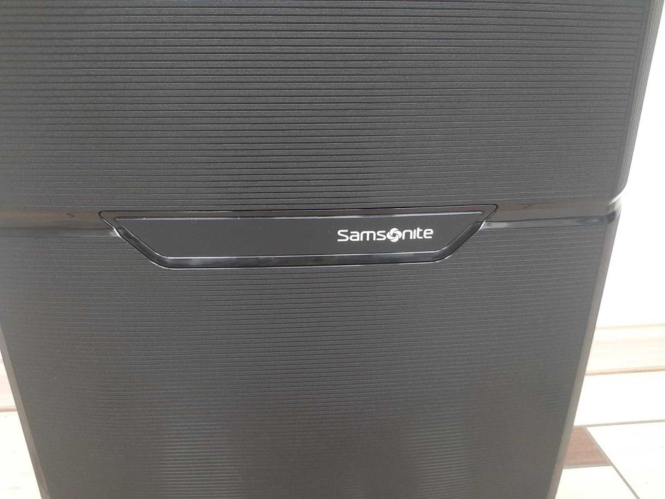 Walizka kabinowa Samsonite Magnum Eco Spinner 55/20
