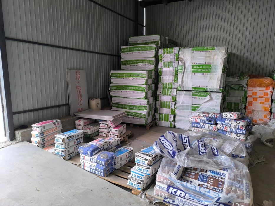 Блок, цемент, піноблоки, цегла, та інш.