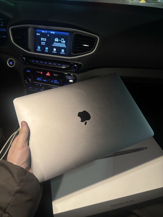 Чудовий Macbook Pro 2019 16/512gb з гарантією