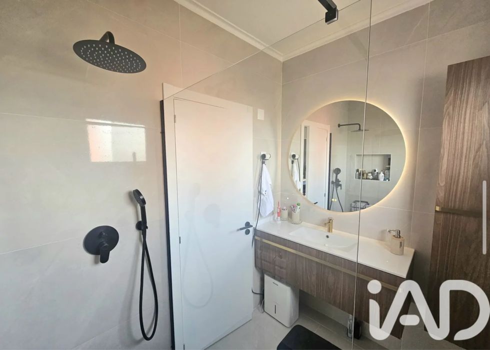 Apartamento T2 remodelado a estrear