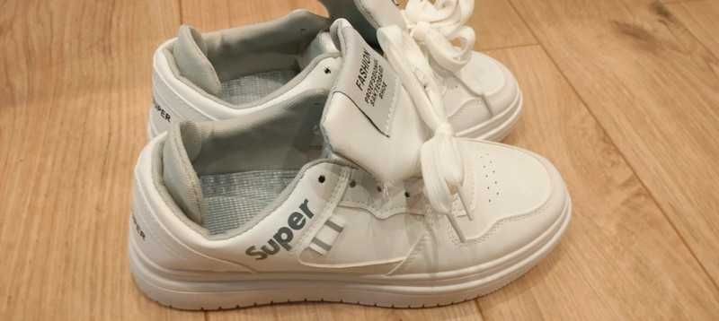 Nowe buty skateboarding