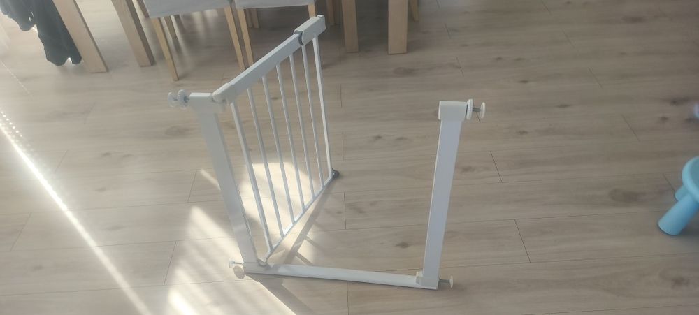 Bramka metalowa rozporowa ochronna  biała safety 1st