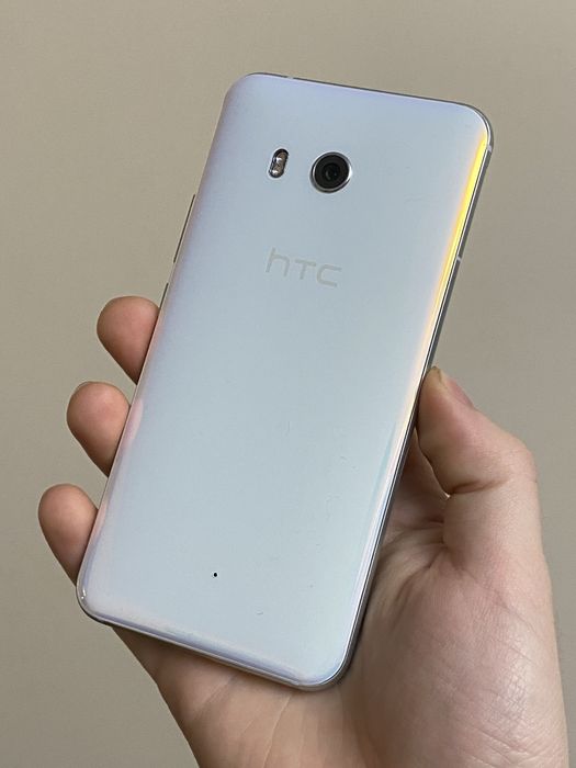 Телефон HTC U11 4/64gb