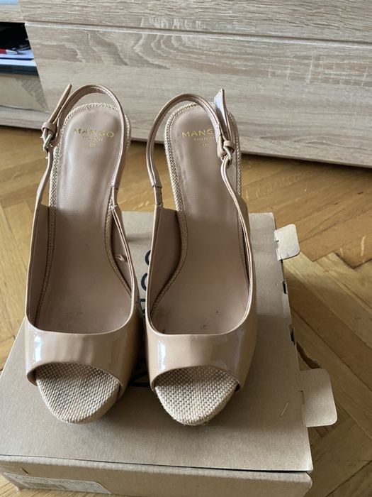Sandały na obcasie Mango. Rozm 38
