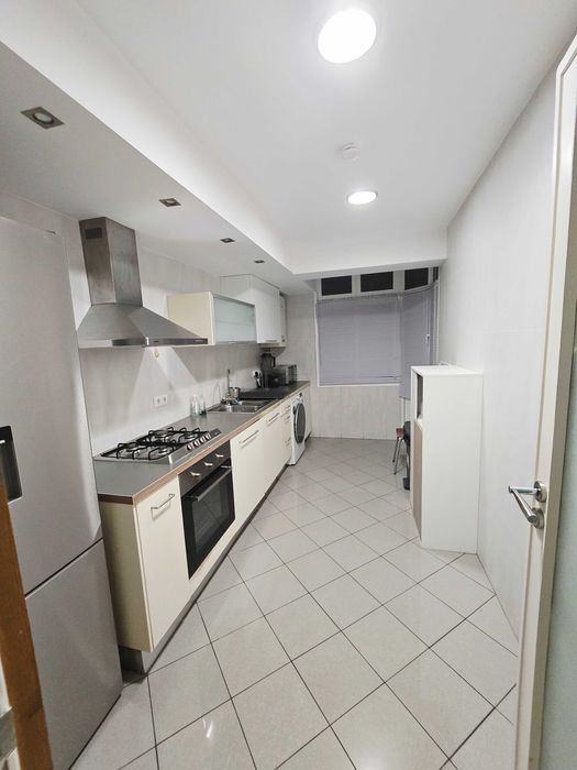 Quarto Mobilado para Arrendar na Buraca | 5 Min. das Portas de Benfica