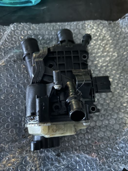 Продам термостат ford peugeot citroen