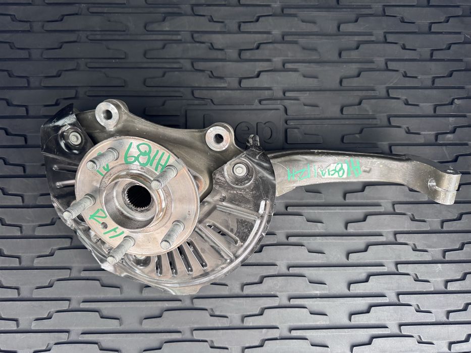 Поворотний кулак (цапфа), в зборі Jeep Grand Cherokee WL 2021-2025