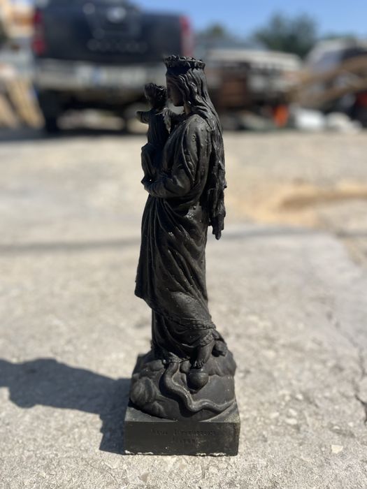 Estátua Virgem Maria com Menino Jesus em latão