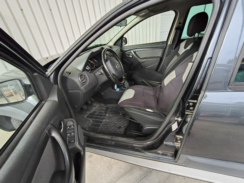 Dacia Duster  só com 64000 — photo 3