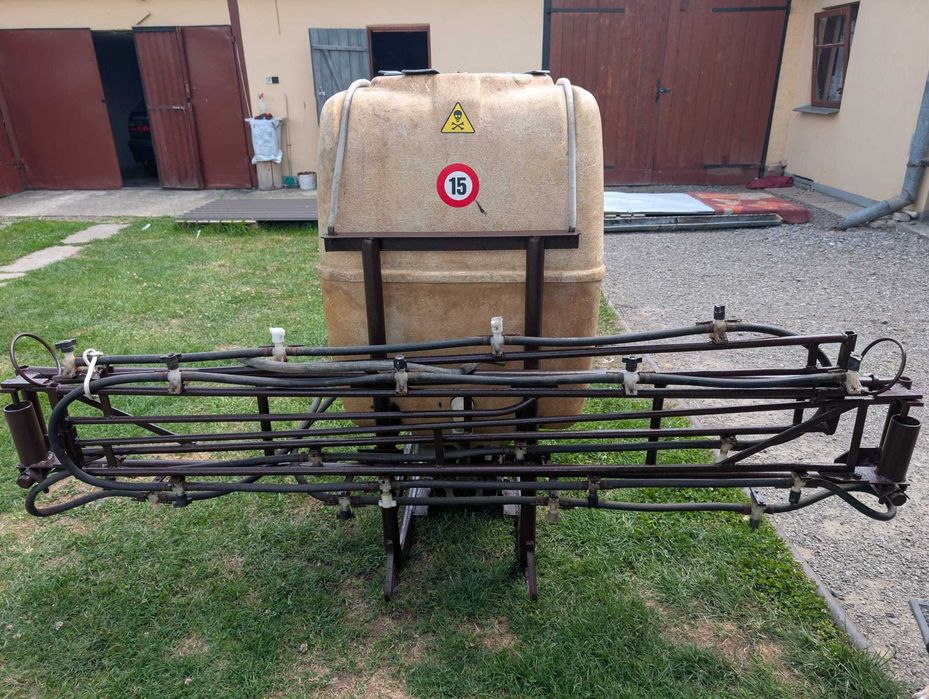 opryskiwacz 300L