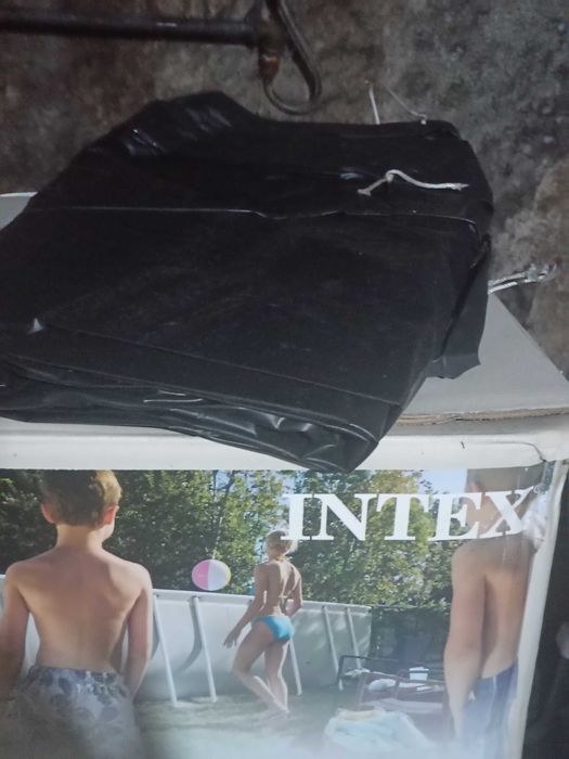 Vendo piscina com um ano