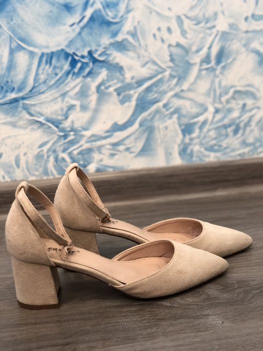 Туфлі на каблуку