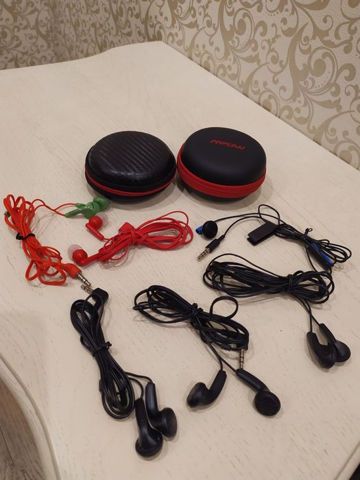 Навушники провідні, дротові  з фірмовим кейсом. Навушники проводные