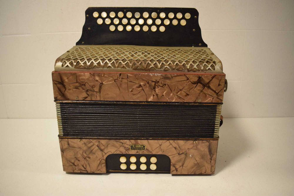 Vendo concertina hohner 2 voz  tonalidade La N 265