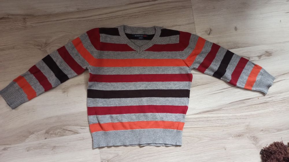 Sweter reserved 110