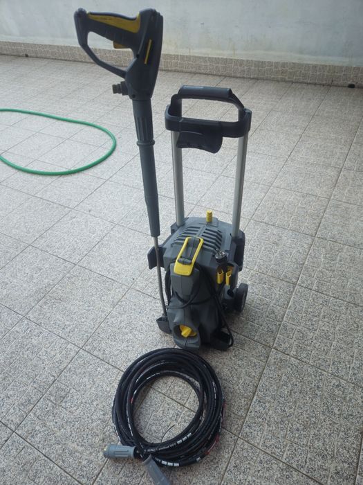 Lavadora alta pressão Karcher professional