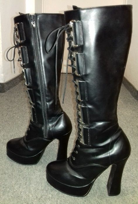 Buty damskie, czarne kozaki, obcas, koturn - jak dla dominy :-)