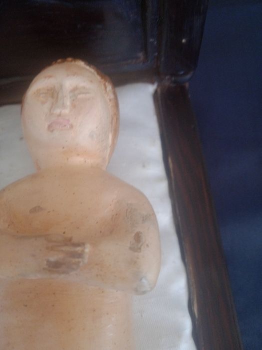 Antiga escultura imagem sacra menino jesus deitado a dormir camilha pau santo