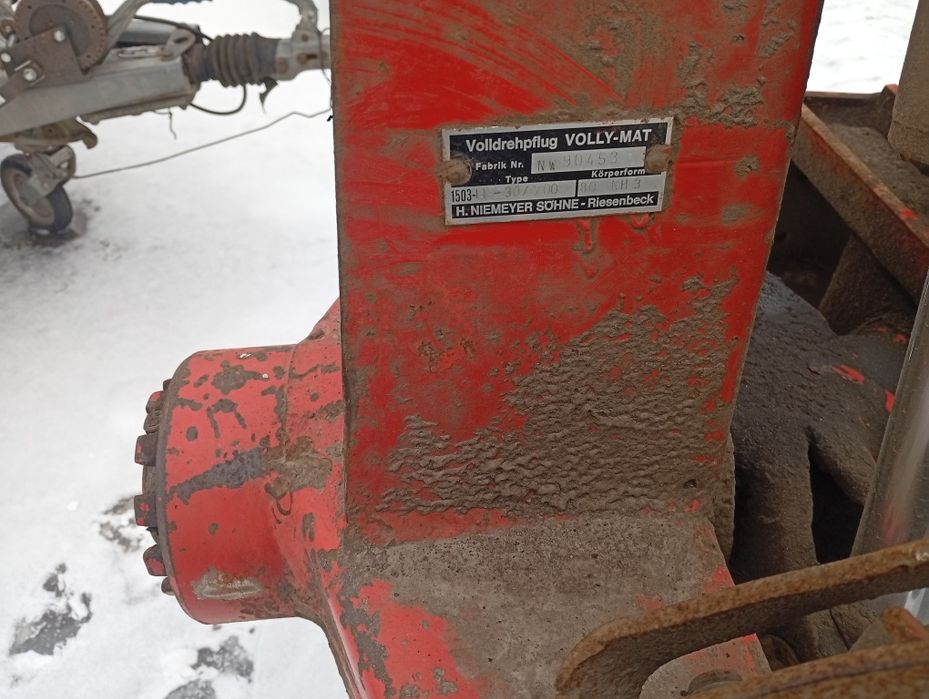 Pług 3 skibowy obrotowy