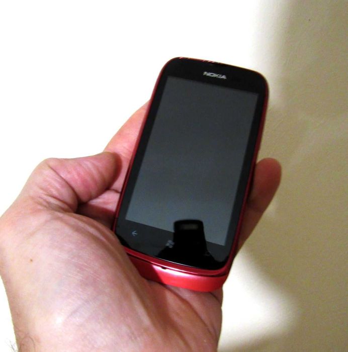 Nokia 610 (рабочий) и Huawei Y330-U01 (на запчасти)