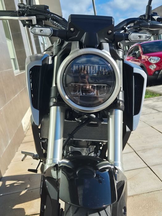 Honda CB125R 125cc - 2.100 km - Impecável