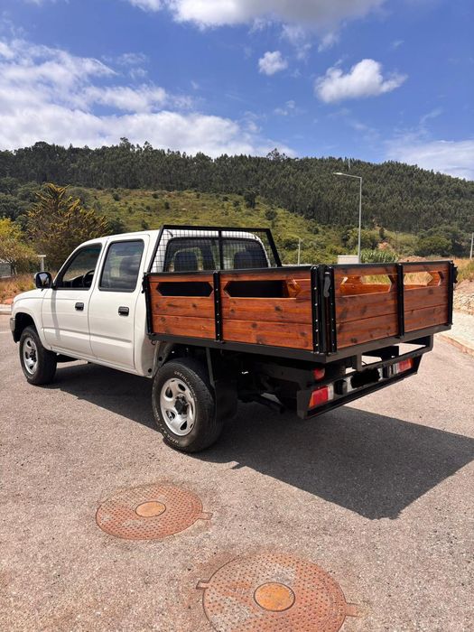Toyota Hilux 2.4 TD 4x4 TRACKER