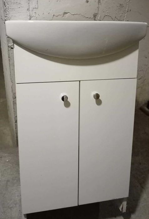 Szafka łazienkowa z umywalką