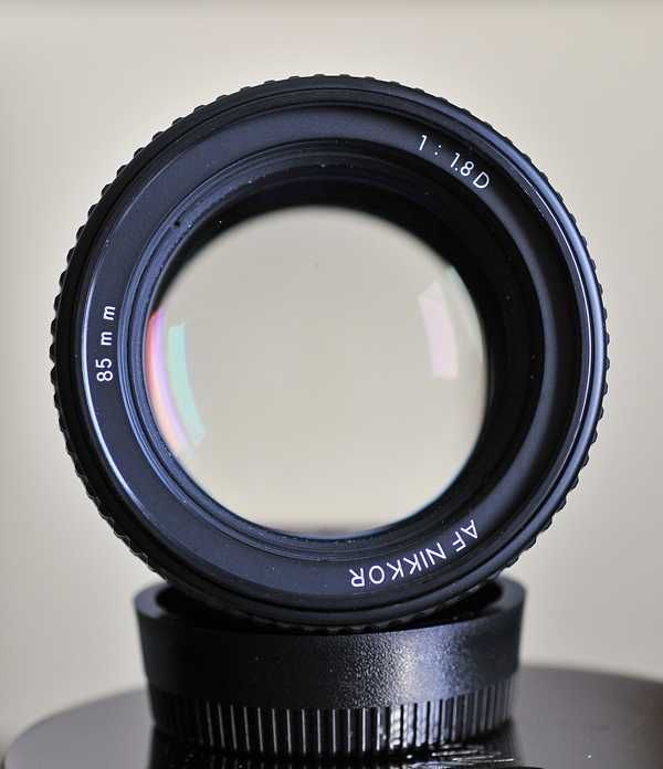 Vendo lente Nikon Nikkor 85/1.8 em muito bom estado.