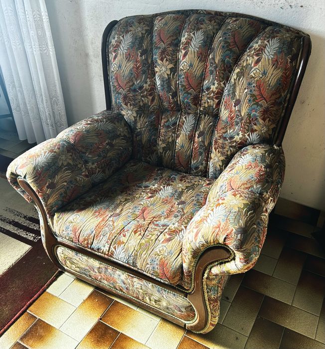 Poltrona / Cadeirão / Sofá Vintage Florido