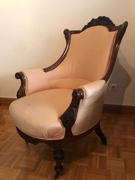Cadeirão antigo da 1a foto