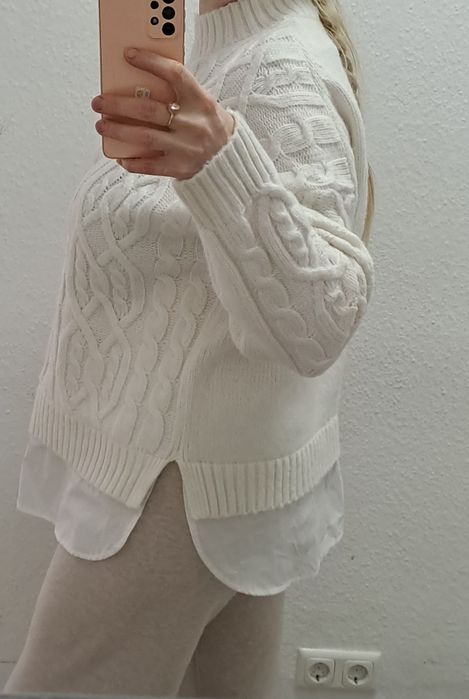 Свитер белый с имитацией рубашки