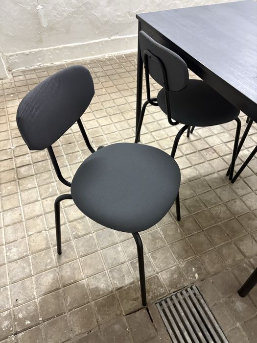 mesa com 4 cadeiras ikea preta