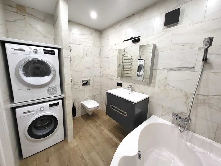 Продажа 2-х к.кв. на этаже кладовка 3,5 кв.м ул. Почтовая д.119, ЖК 1.