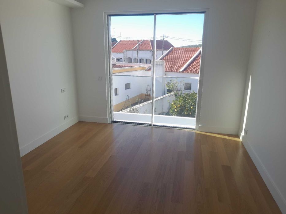 Moradia Nova T3 Sesimbra (castelo)