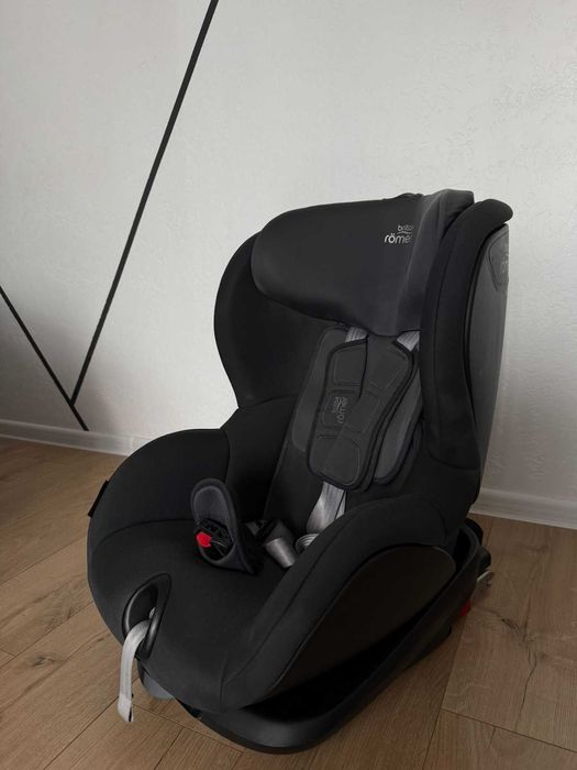 Продам своє автокрісло Britax-Romer Trifix2 i-Size