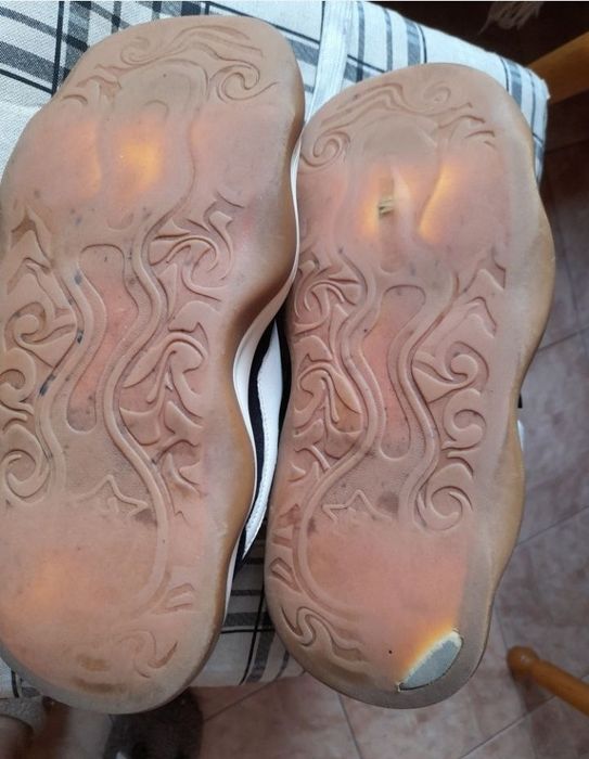 Чёрные кроссовки Skechers