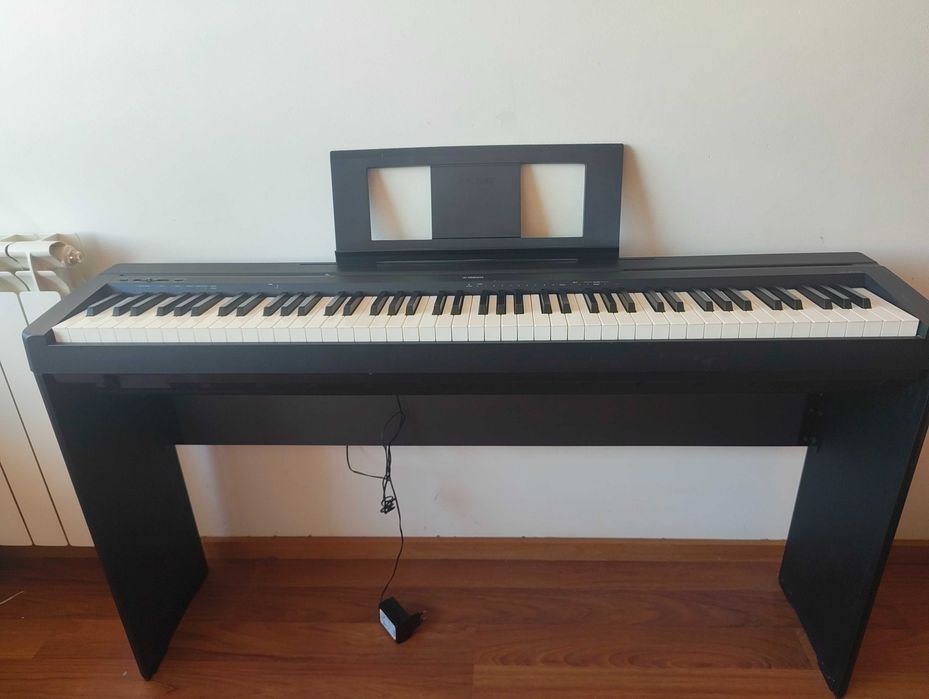 Piano Digital Yamaha P-45 B + Suporte L-85 (conjunto)