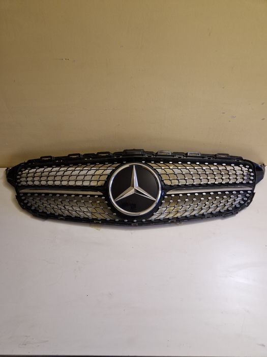 Atrapa,GRILL Mercedes C-KLASA W205 Lift  Diamant.
