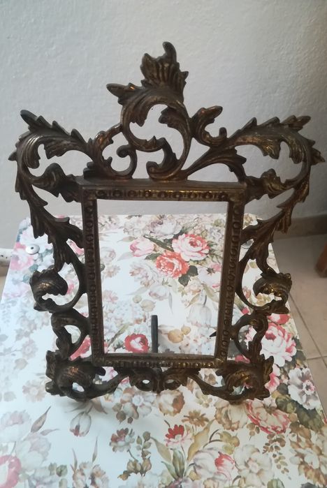 Moldura Antiga em Bronze