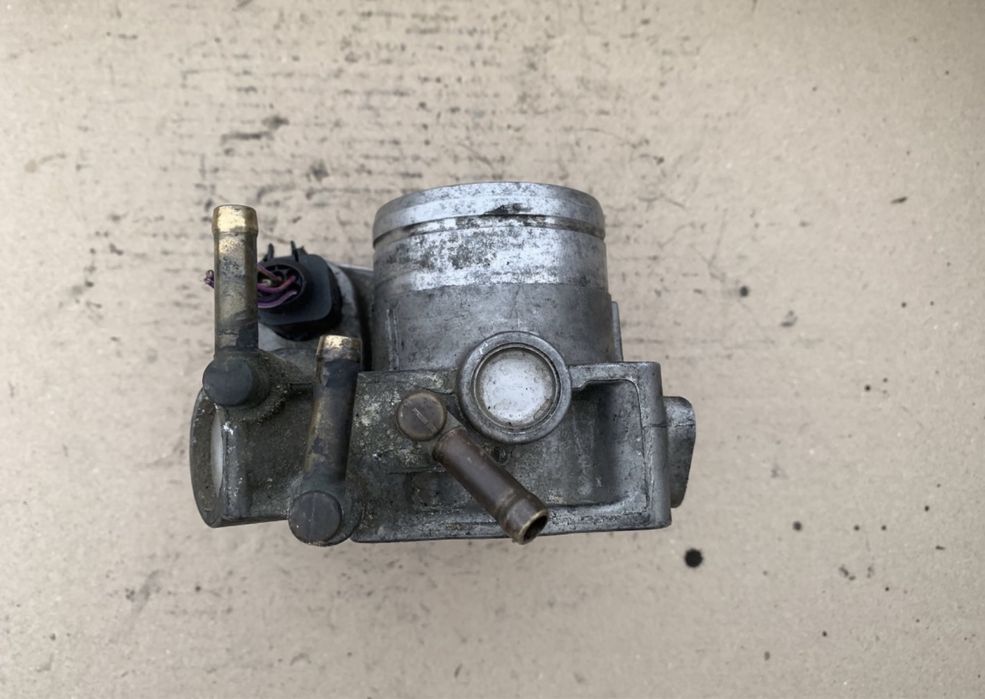 Дросельна Заслонка VW Audi Skoda 06А133062АВ BSE BGU 1.6 BFQ Tour Golf