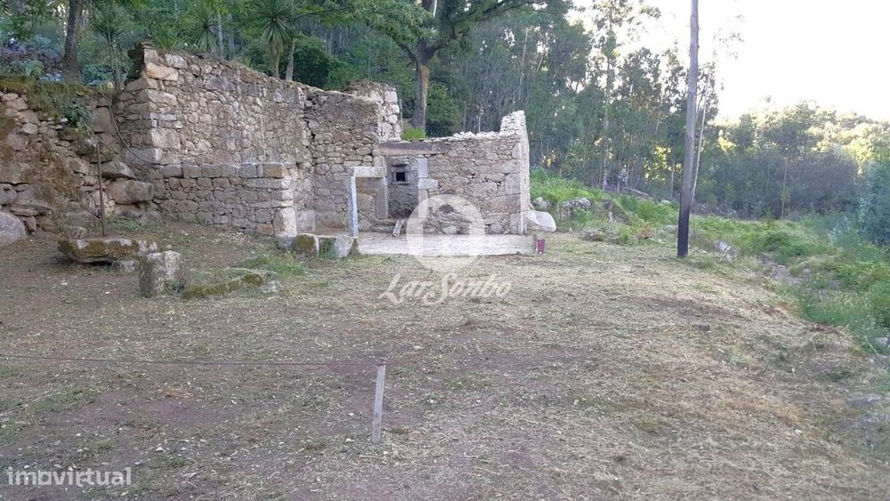 Moradia para restauro em Barcelos