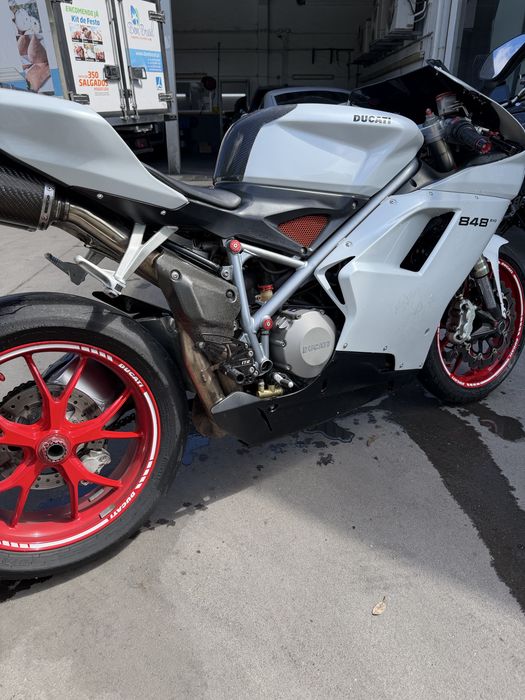Vendo a minha Ducati 848 evo impecavel