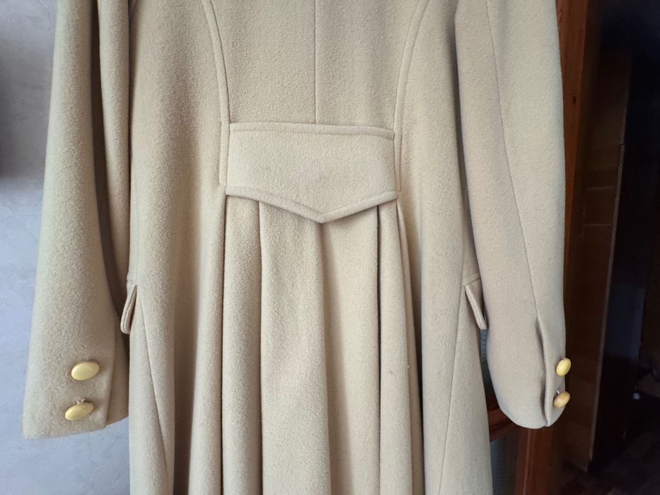 Пальто осіннє, довге, жовте