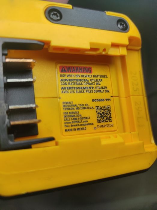Ударний дриль-шурупокрут DeWALT DCD806B XR 20V DCD806