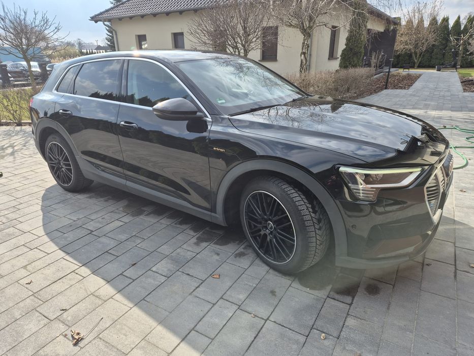 Sprzedam Audi E-TRON