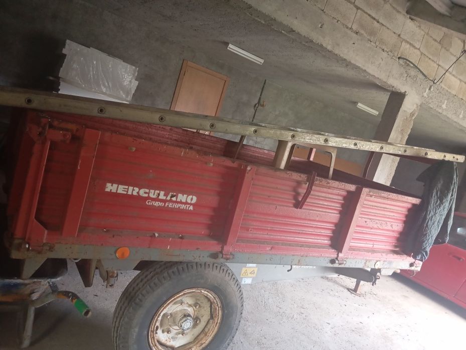 Reboque tri basculante