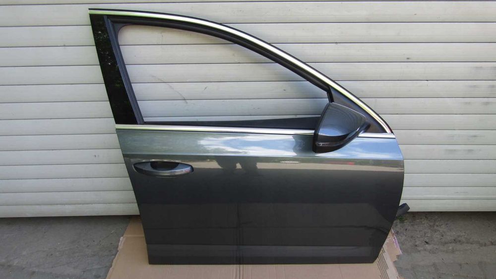 Двері Skoda Octavia 3 III 5E передні або задні праві ліві разборка