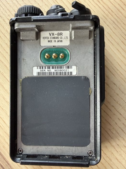 Radiotelefon Yaesu VX-8R